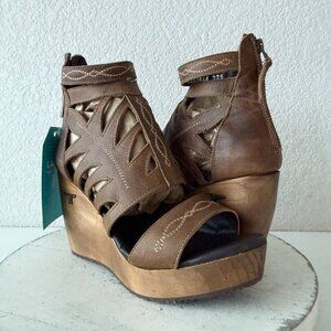 Lane Boots BECCA Womens Brown Wedges Western Sandals Cowgirl Wooden Heel 8.5